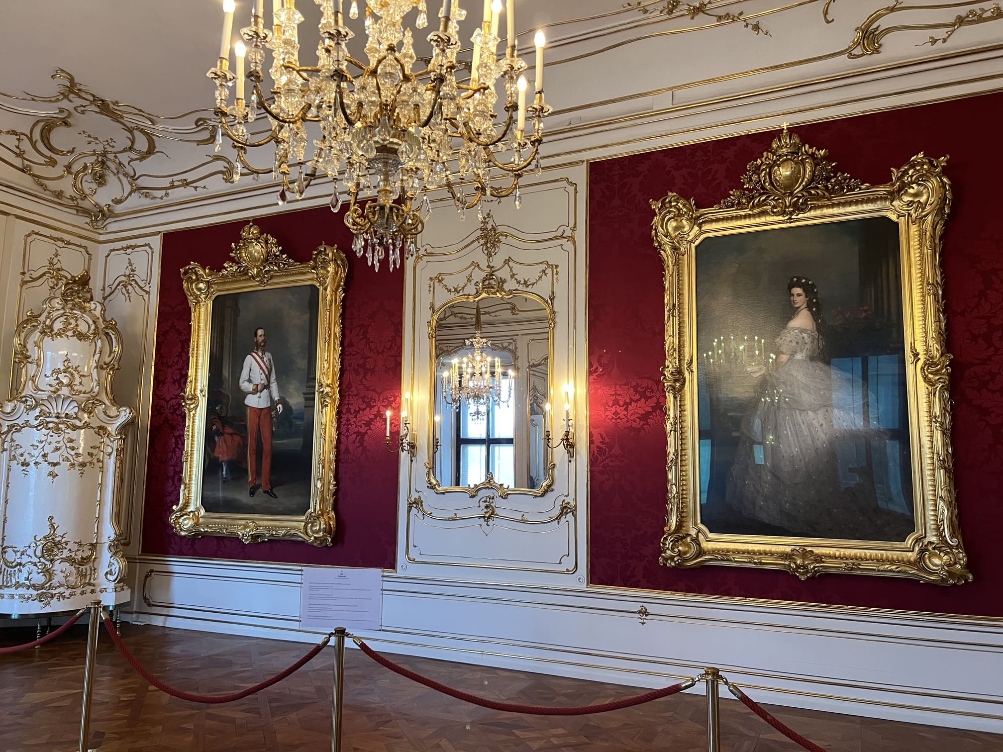 Schilderij van Frans Jozef en Elisabeth (Sisi) in het Sisi Museum.